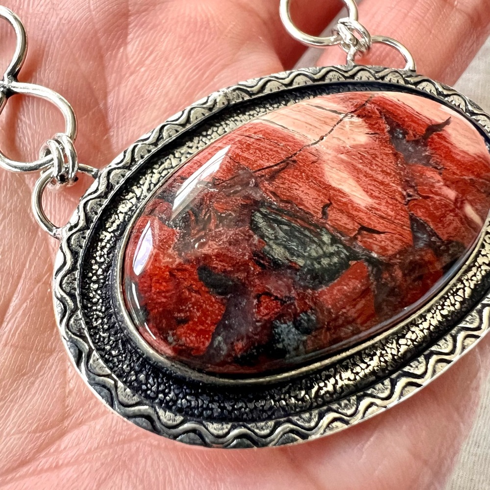 925 Beautiful Rich Red Jasper Pendant Necklace - Picture 6 of 9